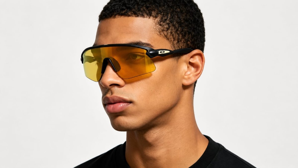 Óculos Solar Esportivo OAKLEY OO9517 (STUNT DEVIL) 1639 (Acetato Preto Fosco/Prizm Espelhado Dourado)