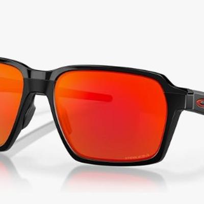 Óculos Solar Esportivo OAKLEY OO4143 (PARLAY) 58-16 0358 (Acetato Preto Superior Brilhante e Inferior Fosco/Prizm Laranja Espelhado)