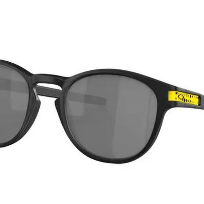 Óculos Solar Esportivo OAKLEY OO9265 (LATCH TOUR DE FRANCE) 53-21 6953 (Acetato Preto Fosco/Prizm Cinza Espelhado Prata)