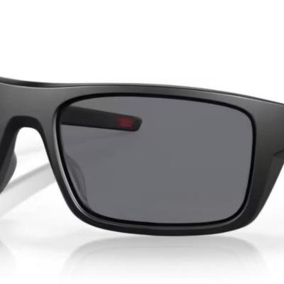 Óculos Solar Esportivo OAKLEY OO9367 (DROP POINT) 61-18 0160 (Acetato Preto Fosco/Lentes Cinza)