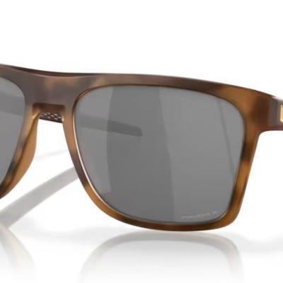 Óculos Solar Esportivo OAKLEY OO9100 (LEFFINGWELL) 57-17 1857 (Acetato Marrom Fosco Tartaruga/Prizm Polarizado Espelhado Prata)