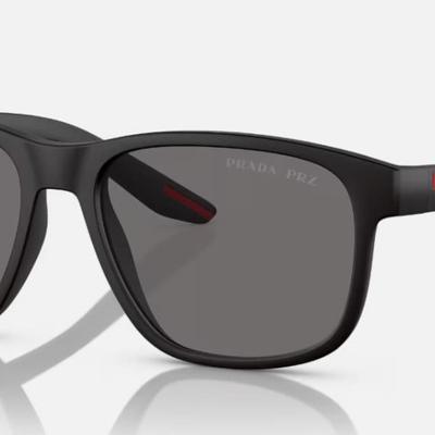 Óculos Solar PRADA LINEA ROSSA SPS 06Y 56-17 DG0-02G (Acetato Emborachado Preto Fosco/Lentes Polarizadas Cinza)